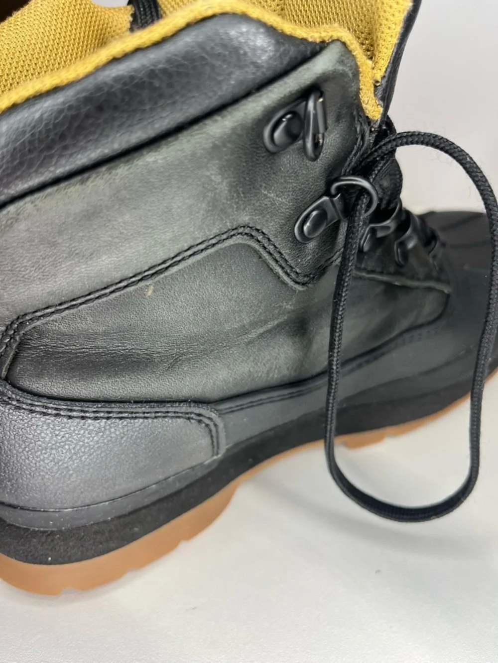 Timberland Black Hiking Boots with Tan Interior Big Boys Size 4